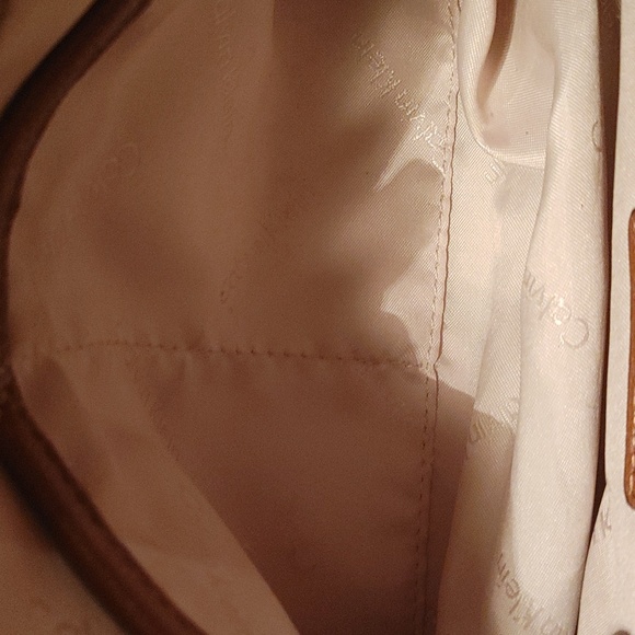 Calvin Klein - Picture 6 of 8